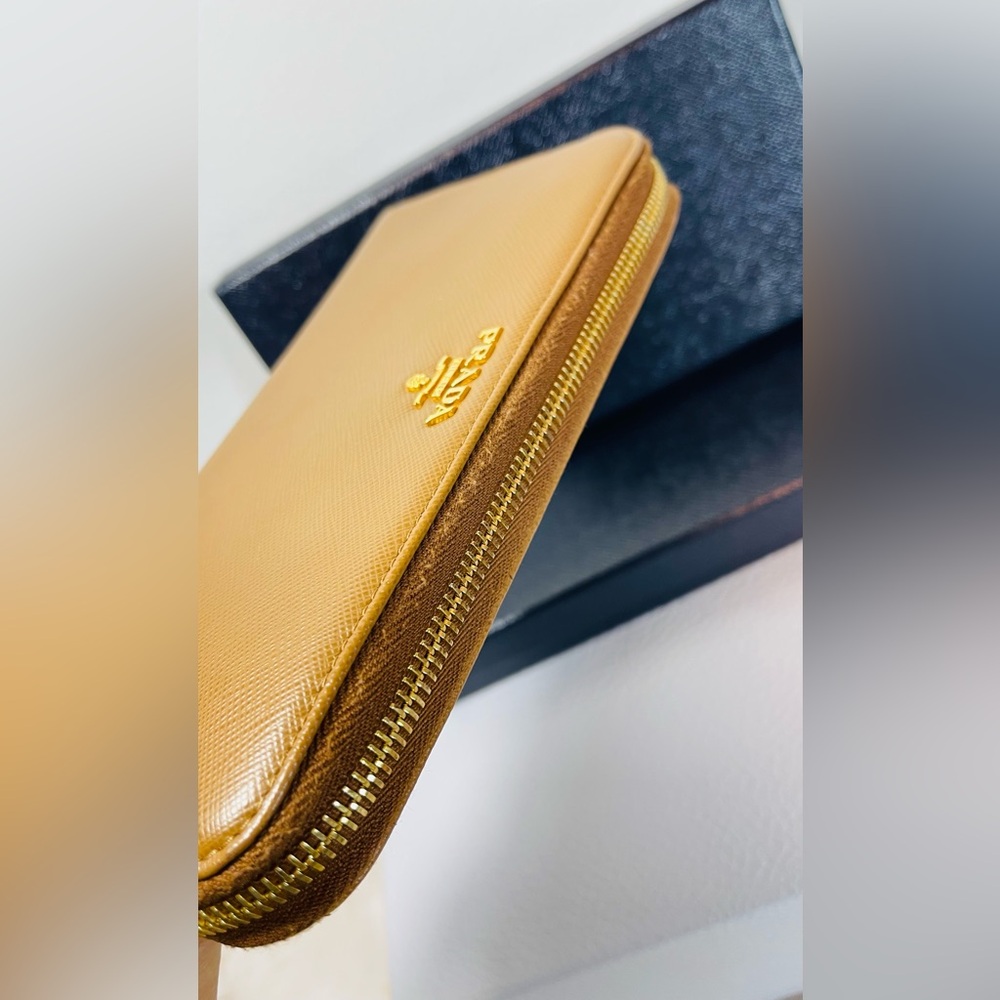 Prada Authentic Brown Big Saffiano Zip Wallet - Picture 5 of 10